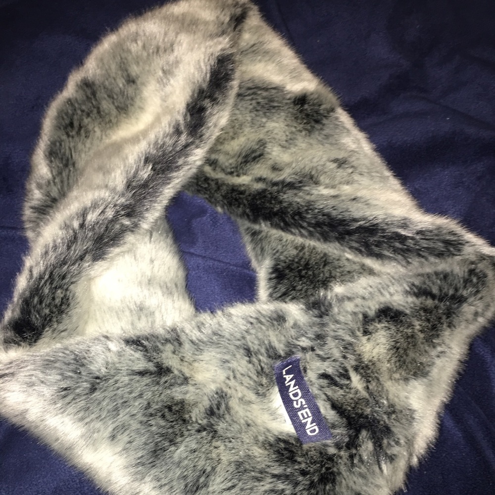 Lands’ end faux fur circle snood